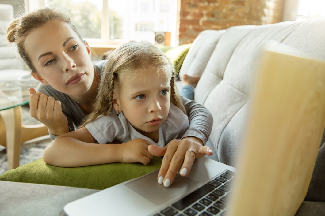 Przeprowadzanie efektywnych rozmów z dzieckiem na temat bezpieczeństwa w internecie