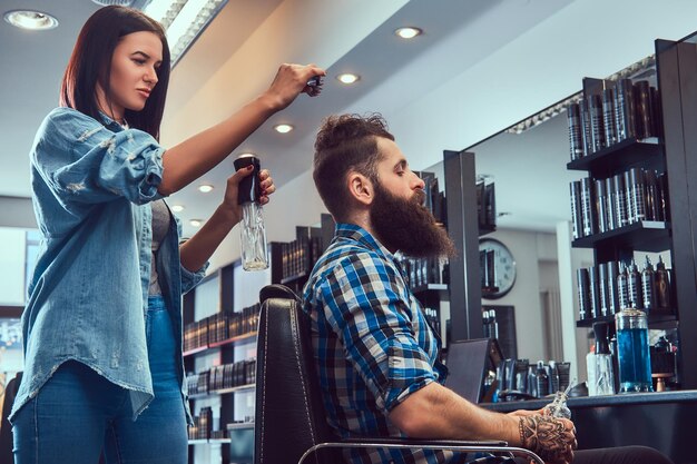 Jak komfort pracy fryzjera wpływa na efektywność i satysfakcję klienta?